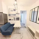 Marais Side Apartment Paris 11E