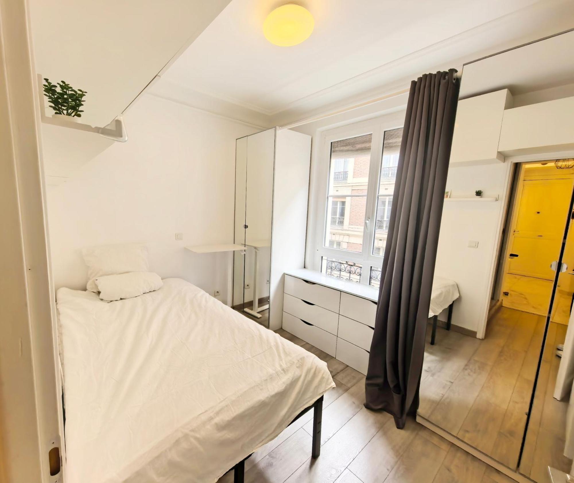 Marais Side 11e Apartment Paris